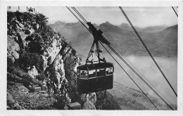 HAUTE SAVOIE  74  TELEFERIQUE DE VEYRIER DU LAC, CABINE ARRIVANT A LA GARE SUPERIEURE - Veyrier