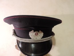 Rare Casquette De Sapeurs Pompiers Allemagne De L'est - Firemen