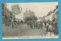 CPA - Métier Marchands Ambulants La Place Du Marché LE NEUBOURG 27 - Le Neubourg