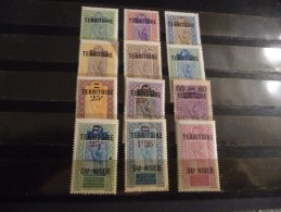 LOT  TIMBRES   NIGER    NEUFS     COTE  14,00  EUROS - Unused Stamps