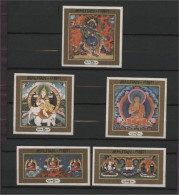 BHUTAN, RARE, UNDERVALUED BUDDHA SET + SOUVENIR SHEETS, PRINTED ON SILK IN 1969 - Bhoutan