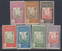 Niger N° 29 / 38 X   Partie De Série :  Les 11 Valeurs  Trace De Charnière Sinon TB - Unused Stamps