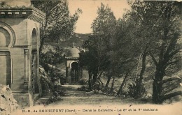 30  N. D. DE ROCHEFORT DU GARD  DANS LE CALVAIRE  LA 8e Et La 7e STATION - Rochefort-du-Gard