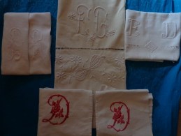 Lot De Monogrammes Decoupes Dans Des Draps -serviettes Ou Autre - Other & Unclassified