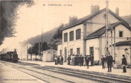 52 -HAUTE  MARNE / Chevillon - La Gare - Arrivée Du Train - Chevillon