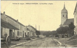 CARTE POSTALE ANCIENNE DE NEUILLY L´EVEQUE  -  LA GRAND'RUE  L'EGLISE - Neuilly L'Eveque