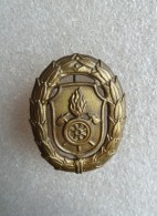 INSIGNE -   SAPEURS POMPIERS  -  MILITAIRE - Bombero