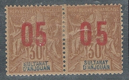 ANJOUAN N°25 ET 25A N* Variété Surcharge Espacée (1,75mm) Tenant à Normal - Unused Stamps