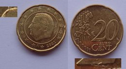 N. 46 ERRORE EURO !!! 20 CT. 2002 BELGIO FRATTURA ED ESUBERO DI METALLO !!! - Errors And Oddities