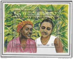 Mayotte 2000 Yvert Bloc Feuillet 3 Neuf ** Cote (2015) 6.00 Euro Femmes Mahoraises - Blokken & Velletjes