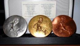 GREECE MEDAL THE FIBA WORLD BASKET HELLAS 1998 MAXIMUM ISSUE ONLY 198 MEDALS - Andere & Zonder Classificatie