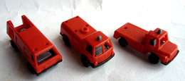 RARE KINDER MONTABLE  3 CAMIONS DE POMPIERS GIODI POUR PIECES - Camion - Figurillas En Metal