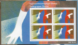 Greenland MNH 2010 Scott #B35a Minisheet Of 4 7k + 50o Silamiut Theatre Group - Nuovi