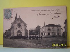 MEZIERES-SUR-ISSOIRE (HAUTE-VIENNE) PLACE DE L'EGLISE. - Meziere Sur Issoire