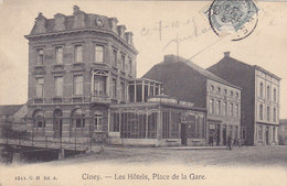 Ciney - Les Hôtels, Place De La Gare (G. H, Animée, Café, 1909) - Ciney