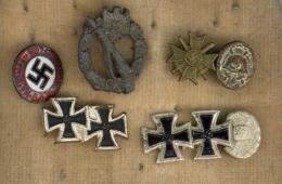 WK II Anstecknadel Lot Mit 5 Stück Für Ordensspange U.a. NSDAP Kriegsverdienstkreuz Verwundetenabzeichen I-II - Non Classificati