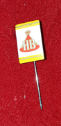 HB, ORIGINAL VINTAGE CIGARETTE PIN BADGE - Andere & Zonder Classificatie