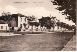 69. Venissieux. Le Groupe Scolaire. - Vénissieux