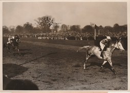 Hippisme Photo New York Times AUTEUIL 9/4/39 Prix Président République Cheval UN GRISARD Vicomte De RIVAUD Jockey BATES - Reiten