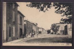 CPA 84 - LAPALUD - Le Boulevard - Avenue De Paris - TB PLAN CENTRE VILLAGE ANIMATION + Coiffeur à Droite - Lapalud