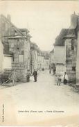 Saint Bris (Yonne) 1902. Porte D´Auxerre. CPA Animée. Bord Bas Abimé - Saint Bris Le Vineux