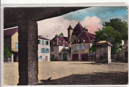 46 - BRETENOUX - La Place De La Mairie - Bretenoux