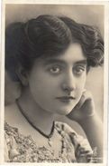 Femme - Artiste DE Voisin (Photographe Reutlinger) - Künstler