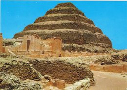 25196. Postal Piramide De SAKKARA, Escalonada Del Rey DJOSER, Arqueologia - Pyramids