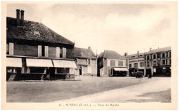 28 AUNEAU - Place Du Marché  (Recto/Verso) - Auneau