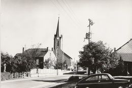 Haut-Fays - LOT 3 CP - Presbytère église - Hôtel Ardennes Gros Plan Et Voitures Des Années 90 - Hôtel Rue Bordée Arbres - Daverdisse