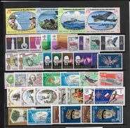 NOUVELLES HEBRIDES - 1965/1970 PETITE COLLECTION LEGENDE FRANCAISE PRESQUE COMPLETE * -CHARNIERE LEGERE - COTE = 114 EUR - Neufs