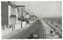 CPSM ANIMEE LE CROTOY, ENFANTS DANS VOITURE A PEDALE SUR LA PROMENADE, Format 9 Cm Sur 14 Cm Environ, SOMME 80 - Le Crotoy