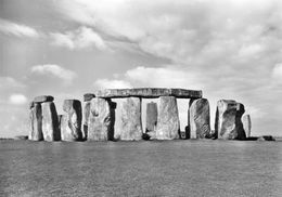 - STONEHENGE. WILTSHIRE, From The North-East - Scan Verso - - Stonehenge