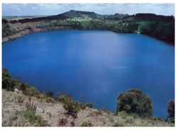 (555) Australia - (pre-paid Stamp Postcard With Special Postmark At Back) - SA - Blue Lake - Mt.Gambier