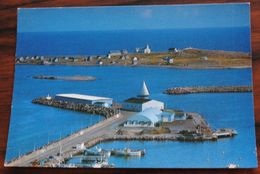 SAINT PIERRE ET MIQUELON   SAINT PIERRE L ENTREE DU PORT ET L ILE AUX MARINS  PHOTO MICHEL BRIAND - Saint-Pierre-et-Miquelon