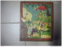Coffret De 28 Cubes Bois -jouet Ancien-scout -enfant-pour Decor De Vitrine -illustrateur Inconnu-pour Decor De Vitrine - Jouets Anciens
