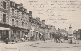 61 - ATHIS - La Place Et Le Monument - Athis De L'Orne