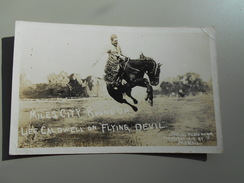 ETATS-UNIS MT MONTANA MILES CITY ROUND UP LEE CALDWELL ON FLYING DEVIL  RODEO BULLRIDER - Miles City