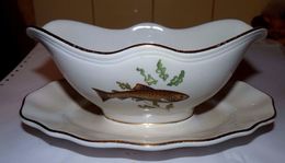 ANCIENNE BELLE SAUCIERE LUNÉVILLE KG DECOR POISSONS SUPPORT LISERET DORÉ Be - Lunéville (FRA)