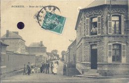 SOMME - 80 - ACHEUX - Une Rue Animée - Acheux En Amienois