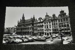 140-Brussel, Bruxelles, Grote Markt / Auto's - Markten