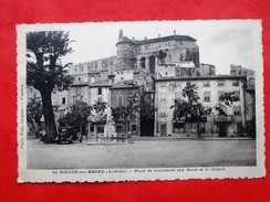 Cpa 07 LA VOULTE SUR RHONE Place Du Monument Et Chateau, Commerces - La Voulte-sur-Rhône