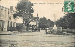 GUJAN MESTRAS - Avenue Et L'église Et La Croix - Gujan-Mestras