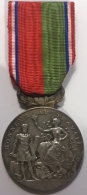 Medaille Civique. Honneur Au Travail. Syndicat Général Du Commerce Et De L'Industrie. 1898-1924 - Firma's