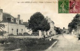 CPA - ALLONNES (49) - Aspect De La Route De Saumur Dans Les Années 20 - Allonnes