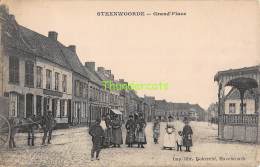 CPA 59  STEENWOORDE STEENVOORDE GRAND PLACE - Steenvoorde