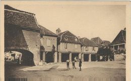 Lot : Bretenoux, La Place - Bretenoux