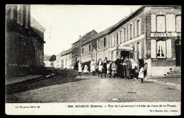 CPA ANCIENNE FRANCE- ACHEUX (80)- RUE DE LOUVENCOURT - ARRIVÉE DE L'AUTO DE LA PRESSE- BELLE ANIMATION- HOTEL - Acheux En Amienois