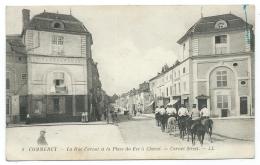 CPA ANIMEE COMMERCY, ANIMATION, CAVALIERS, ARTICLES DE PECHE, SALON DE COIFFURE, RUE CARNOT PLACE FER A CHEVAL, MEUSE 55 - Commercy