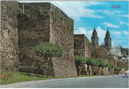 POSTCARD SPAIN  ESPAÑA - GALICIA - LUGO - MURALLA ROMANA AL FONDO CATEDRAL - Lugo